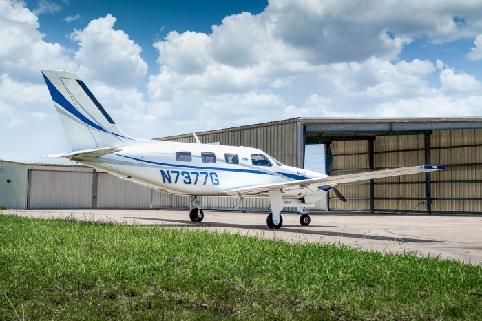 E10 N7377G.jpg